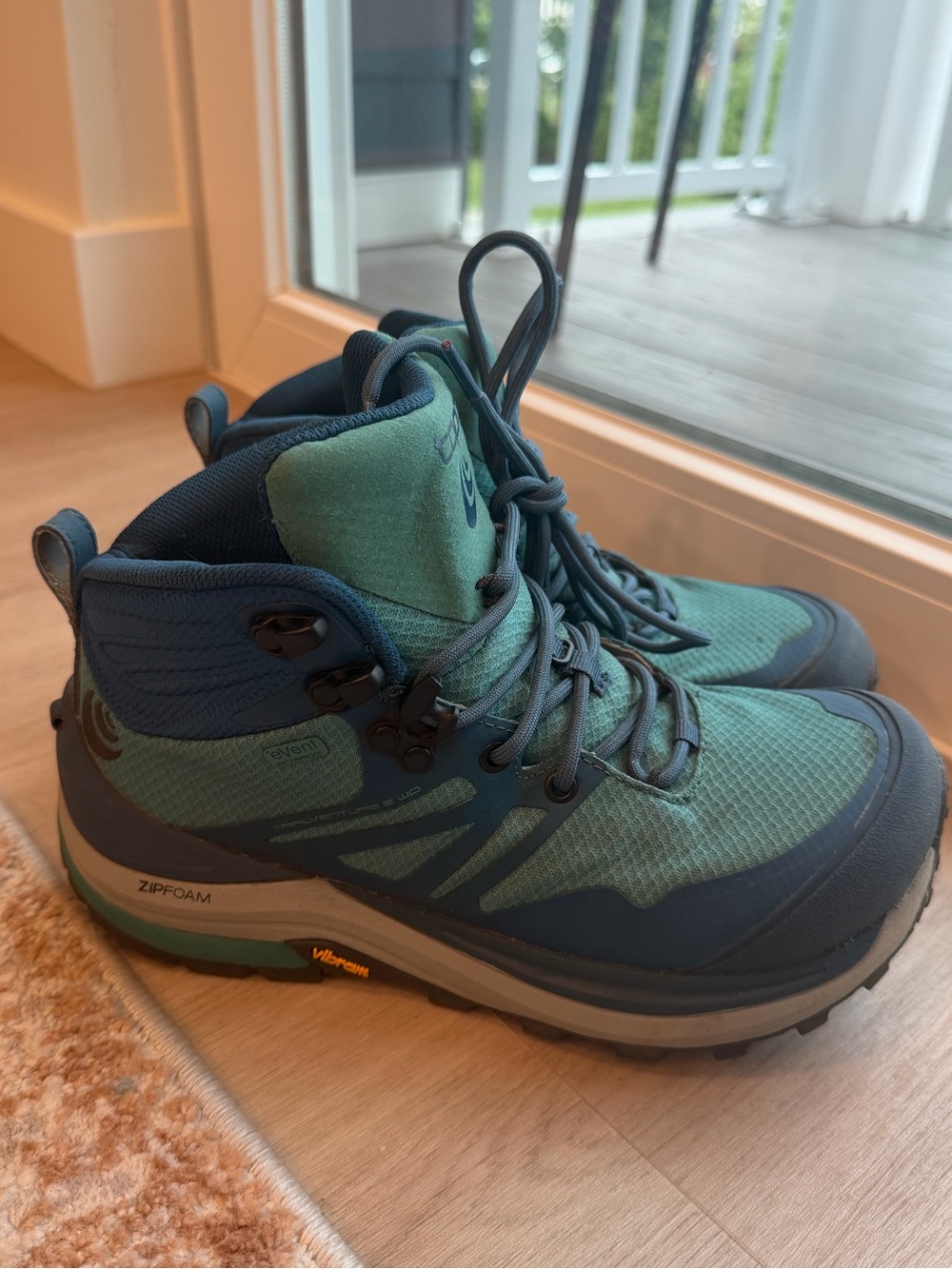 Trail Mid-Top Hiking Boots in Teal and Navy